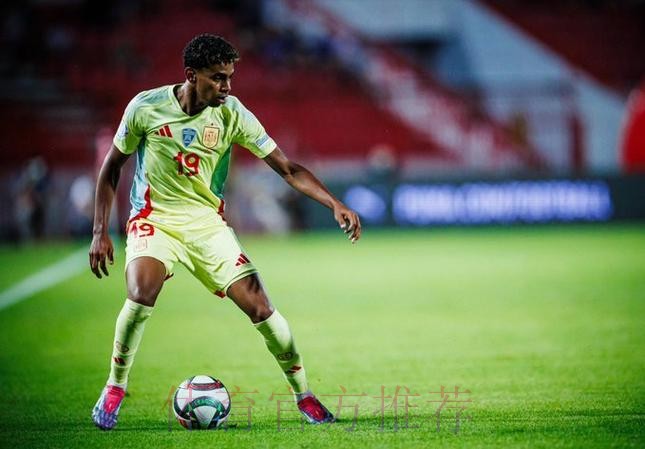 莱万可能伤缺一个多月 恐错过对皇马的国家德比